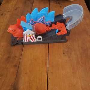 Hotwheels Dino Coaster. Playset track dragon orange blue.